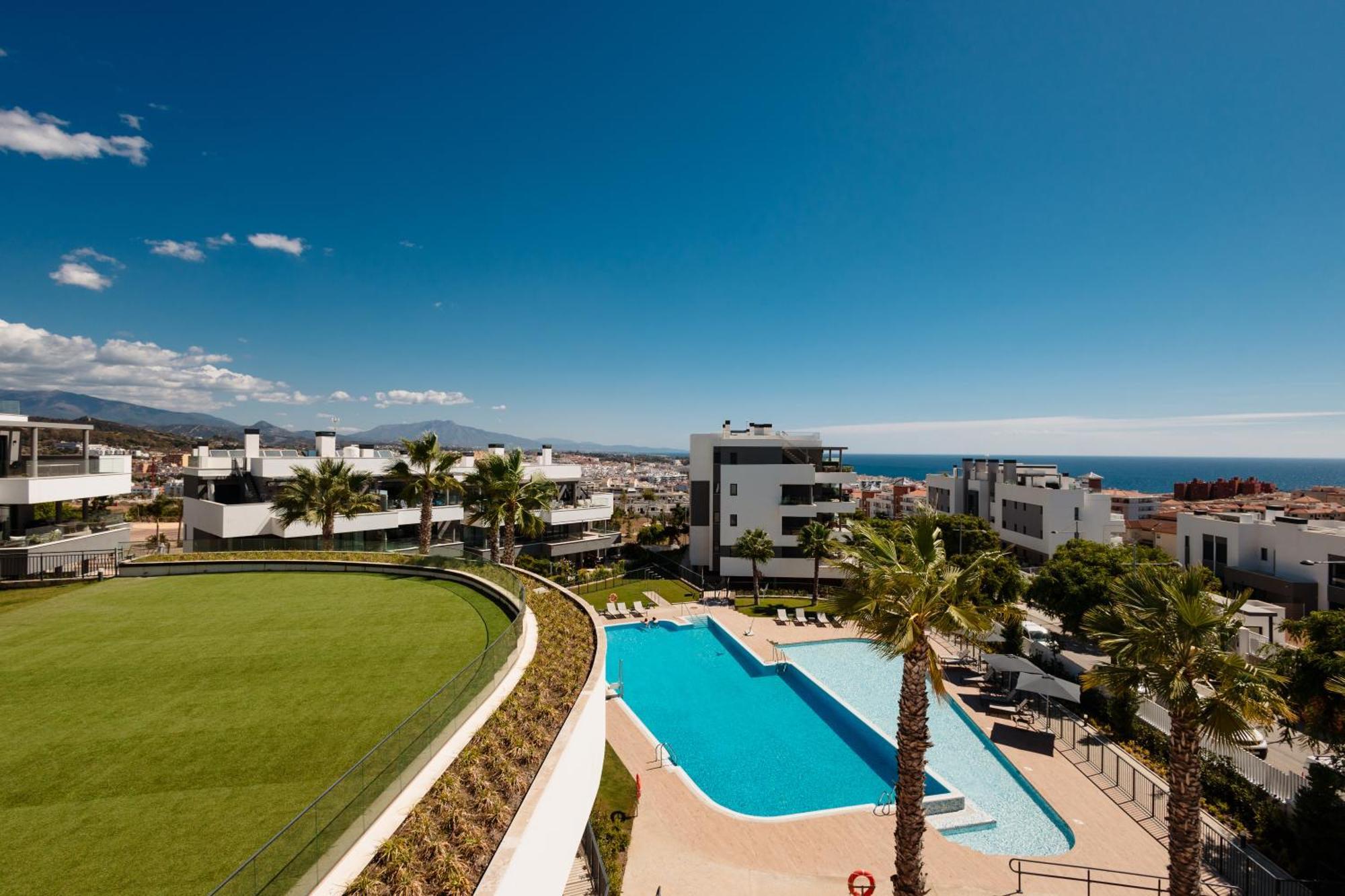 Luxurious 2 Bedroom Apartment Close To The Beach In Estepona Extérieur photo