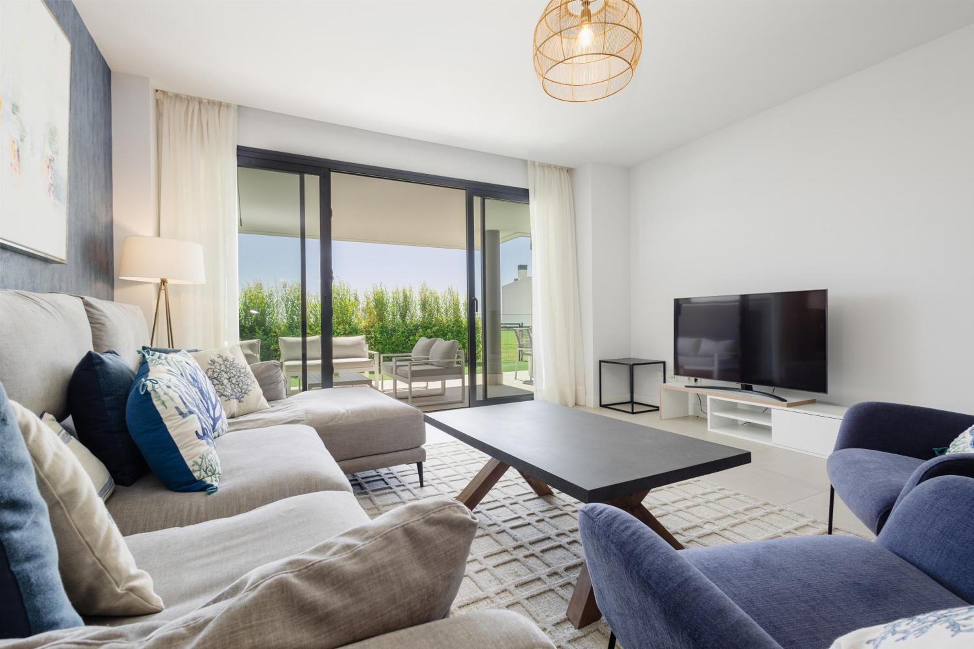 Luxurious 2 Bedroom Apartment Close To The Beach In Estepona Extérieur photo