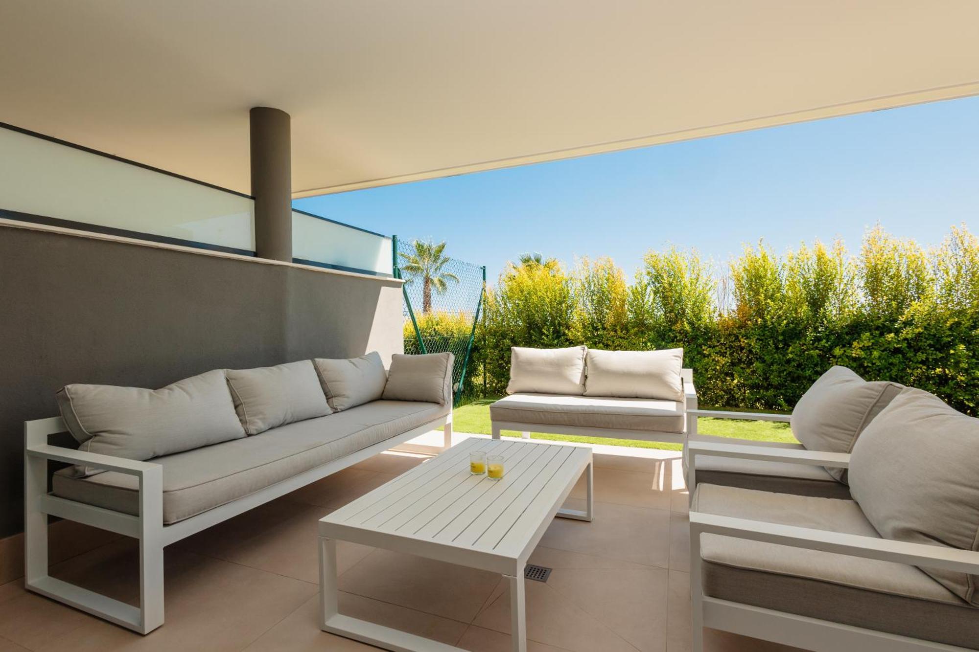 Luxurious 2 Bedroom Apartment Close To The Beach In Estepona Extérieur photo