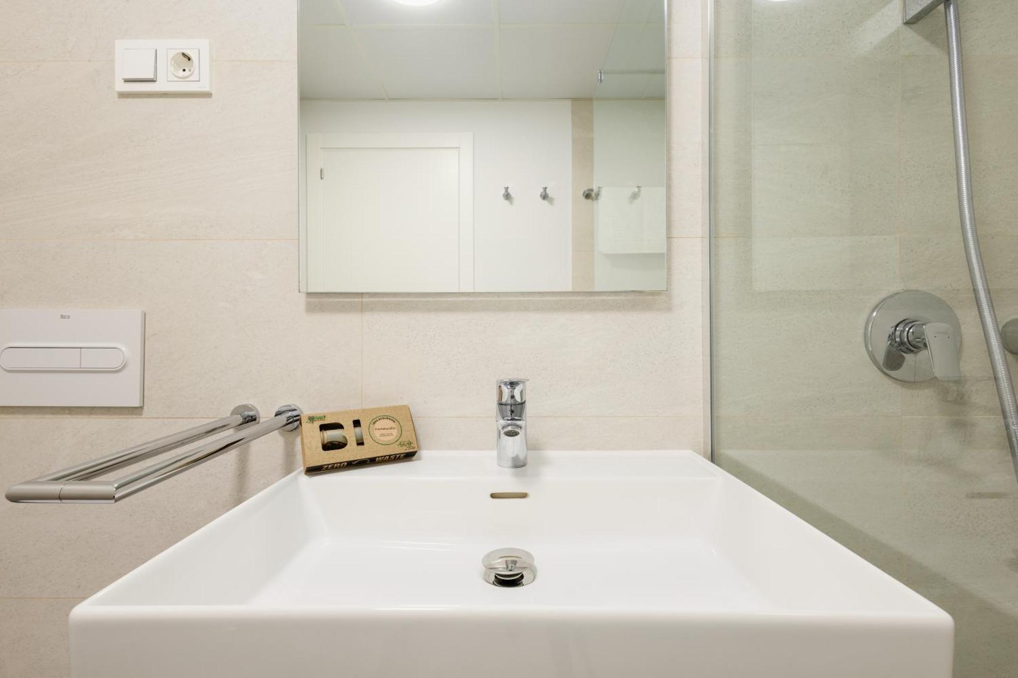 Luxurious 2 Bedroom Apartment Close To The Beach In Estepona Extérieur photo