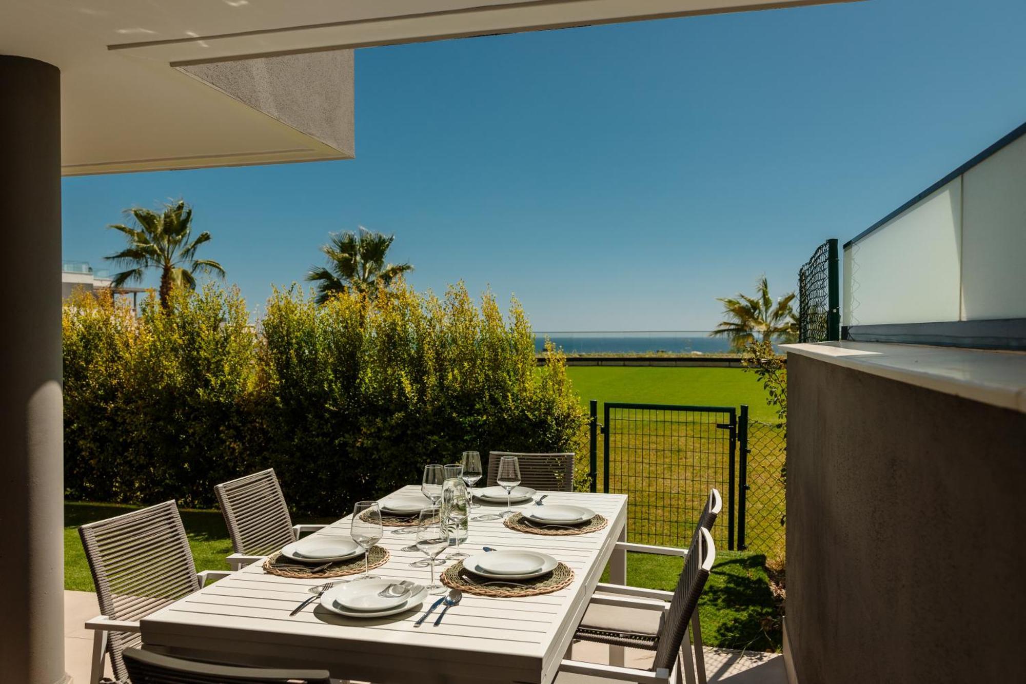 Luxurious 2 Bedroom Apartment Close To The Beach In Estepona Extérieur photo